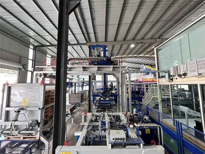 خط تولید آجر PC سنگ تقلیدی پیشرفته سری ZN QGM با موفقیت در یک شرکت پیشرو مصالح ساختمانی سبز در جنوب غربی چین به تولید رسید.