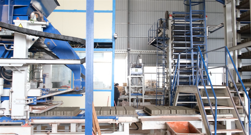 یک دستگاه، چندین آجر، صرفه جویی در انرژی و کاهش کربن، مدل QGM Zenith 15 یک 