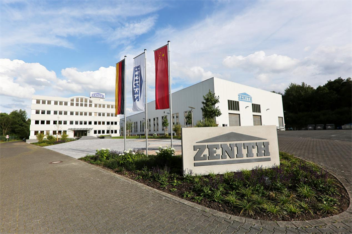 زنیت، زیرمجموعه آلمانی Quangong از کارکنان با سابقه خدمت، ادای احترام به صنعتگری و وفاداری خود قدردانی می کند.